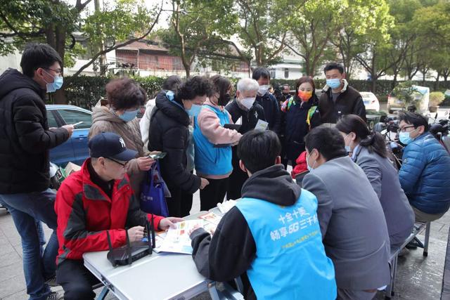 雷鋒精神閃耀申城，上海電信創新服務溫暖全城